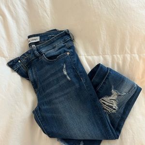 DL 1961 Margaux distressed blue jeans. Used in very good condition.